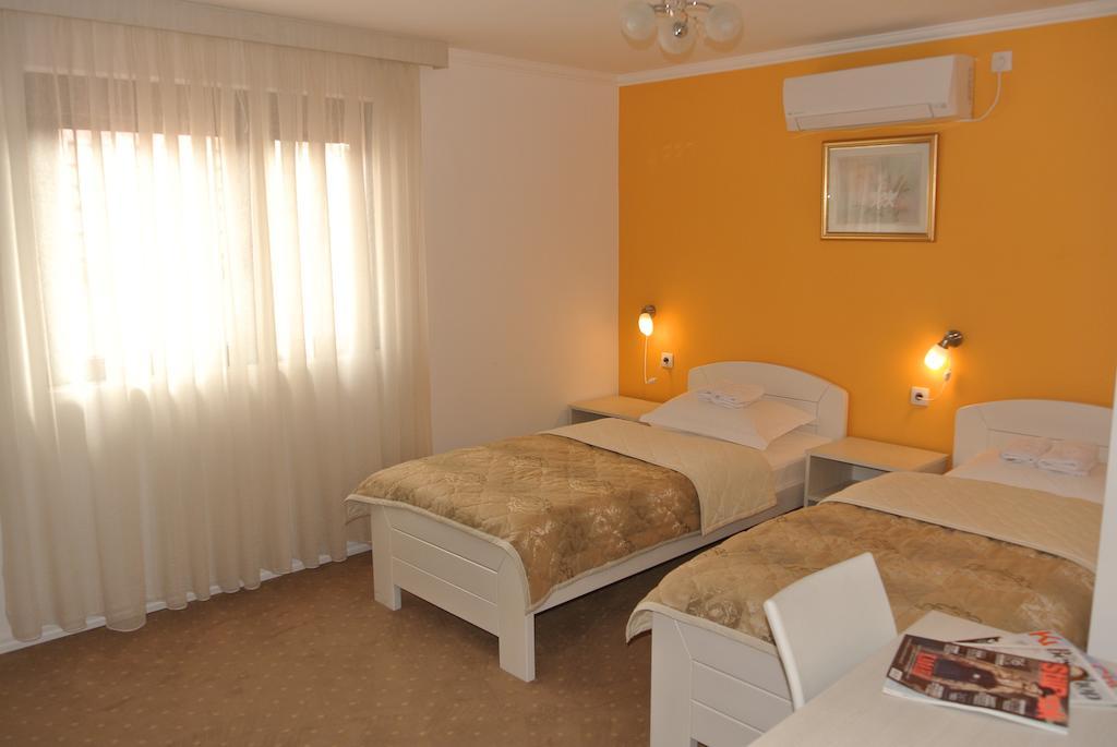 Garni Hotel Beograd Νεγκοτίν Δωμάτιο φωτογραφία