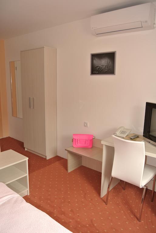 Garni Hotel Beograd Νεγκοτίν Δωμάτιο φωτογραφία